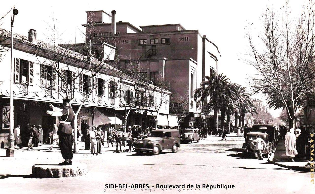 Sidi-Bel-Abbes - Boulevard de la Republique.jpg